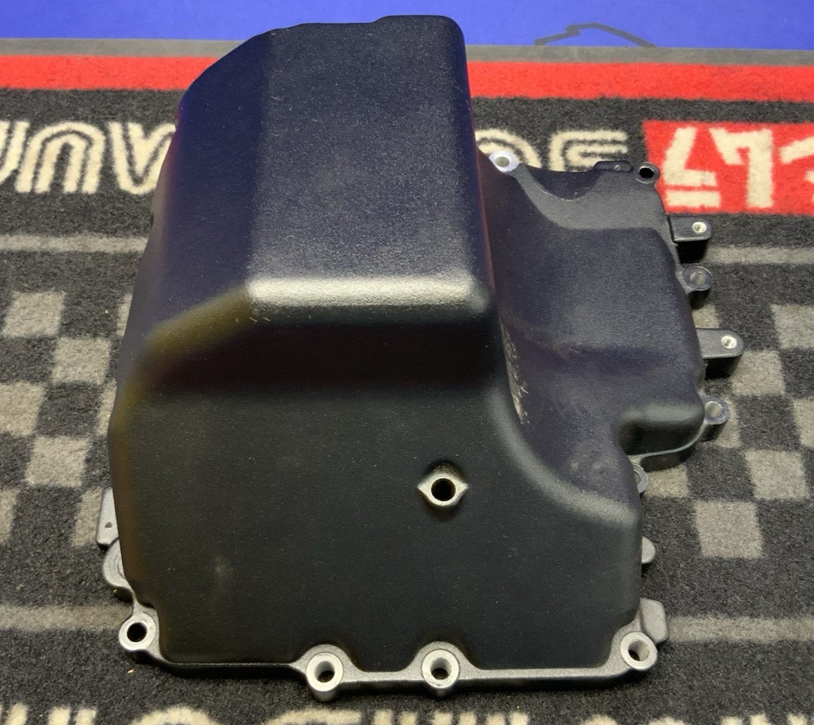 Triumph Oil Pan Street Triple 2023-2026 OEM T1230155