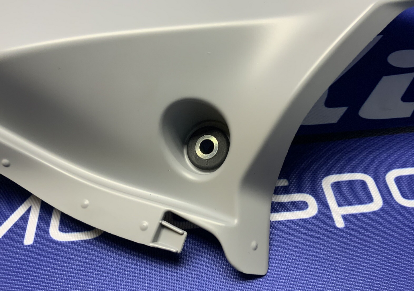 Yamaha Right Lower Fairing (Gray) YZF-R6 2017-2024 OEM BN6-28395-00-P4