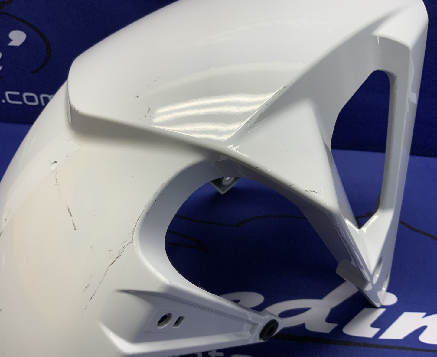 Suzuki Front Fender (Pearl Tech White) GSX-8R 2026 OEM 53111-25L00-QU2-1