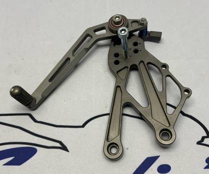 Evol Technology Right Rear Set Bracket W/ lever GSX-R1000/R 17-25 ETP-SRA-171.1