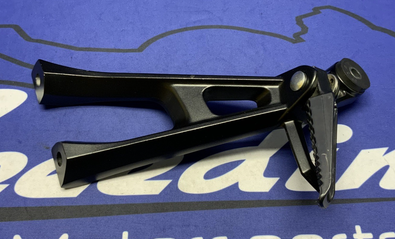 Suzuki Right Passenger Foot Rest GSXR 1000 2015-2016 OEM 43700-47H40