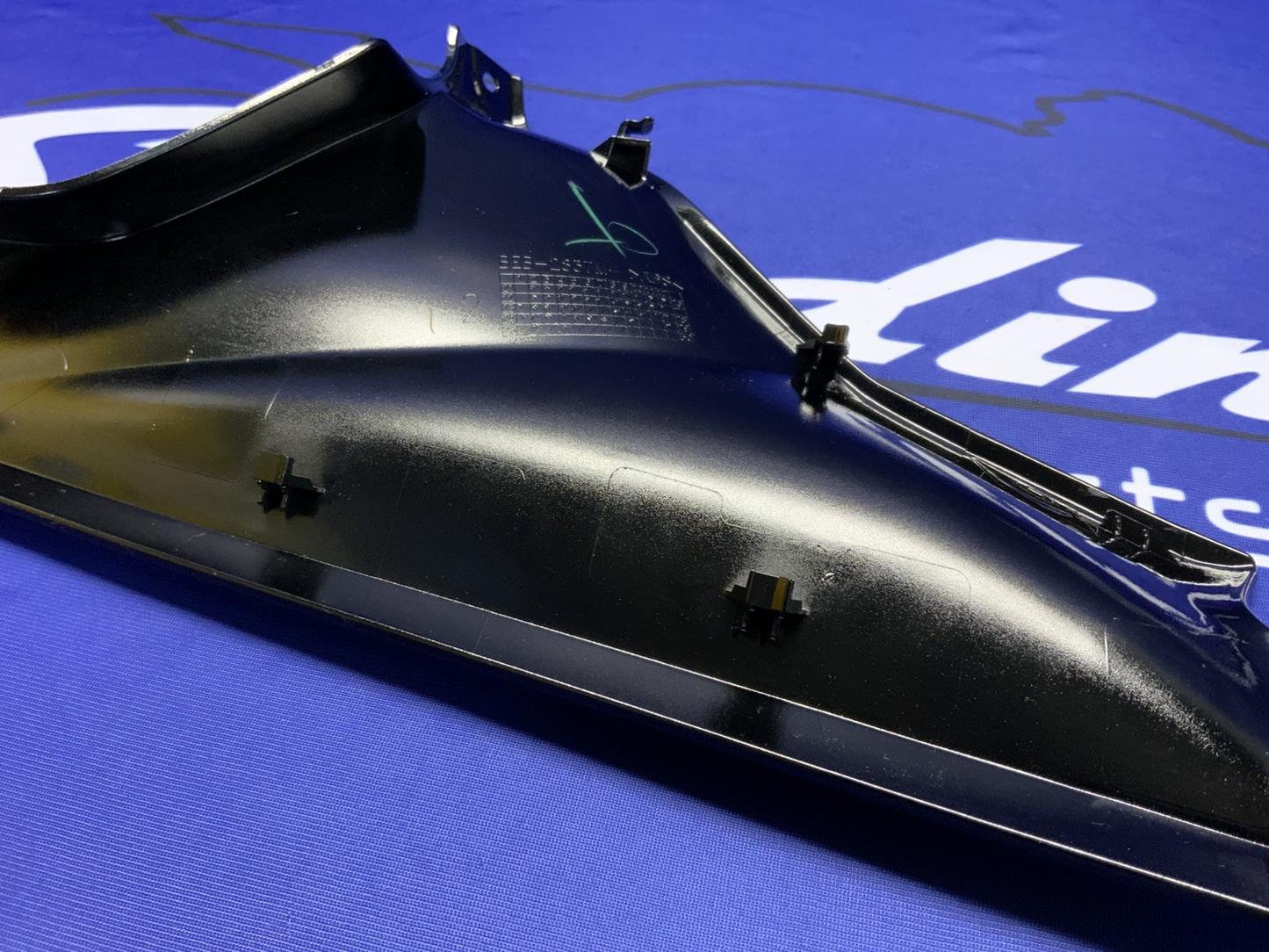 Yamaha Right Upper Fairing (Black) YZF-R7 2022-2025 OEM BEB-2837M-00-P4