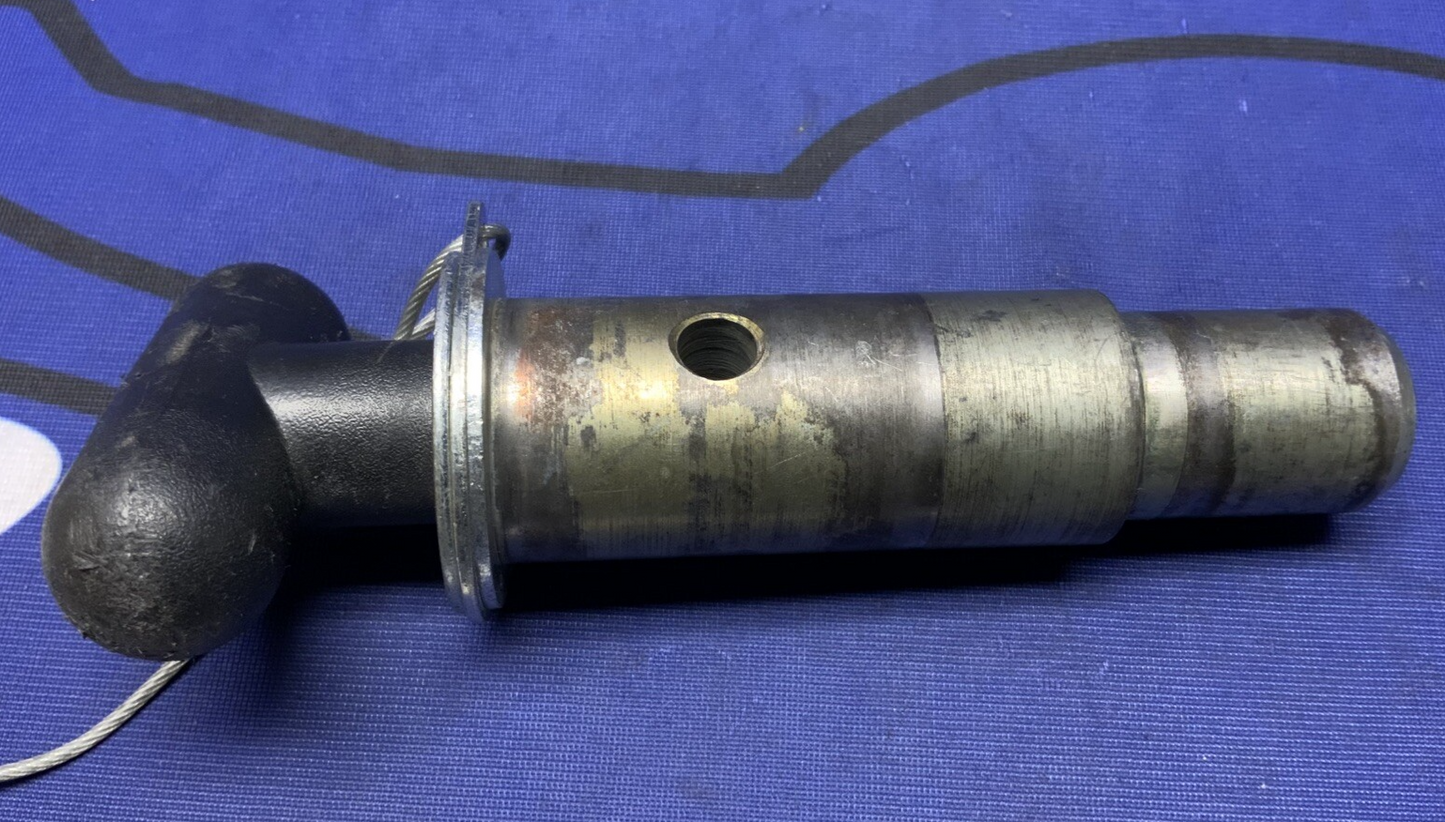 Pitbull Restraint Right Pin CNR M1000RR 2021-2023 F0075CN-000