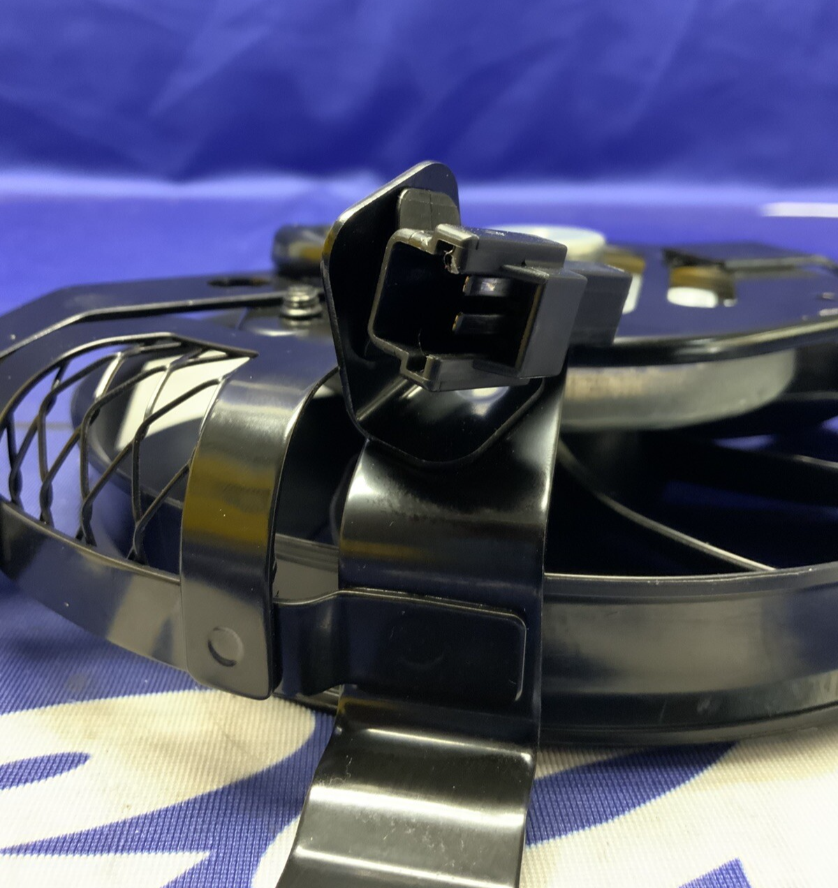 Suzuki Right Radiator Fan Assembly GSXR 1000/R 2017-2025 OEM 17810-17K00