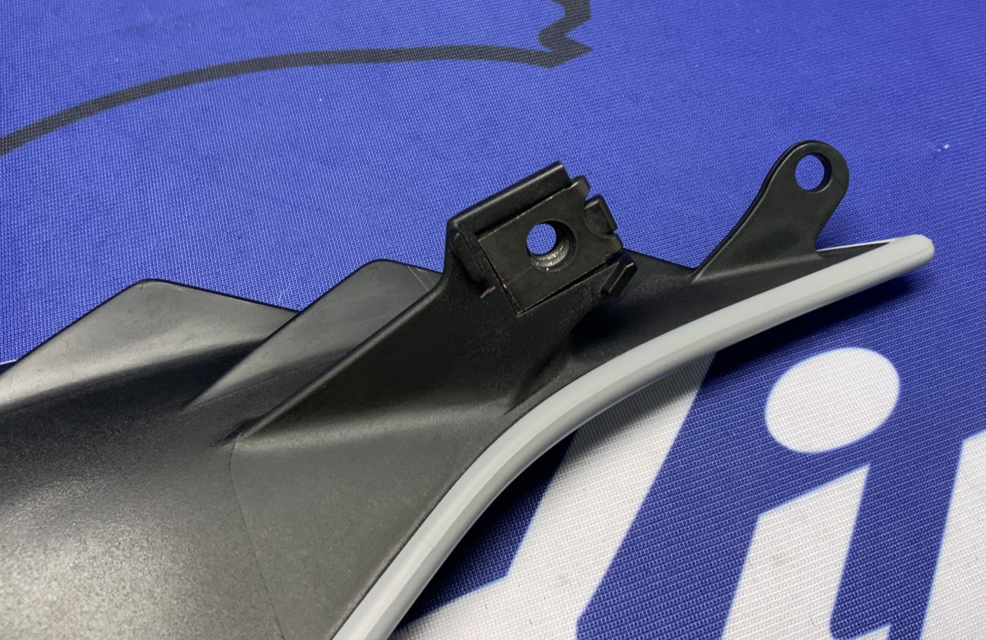 Yamaha Right Tail Fairing (Gray & Blue) YZF-R6 2017-2024 OEM BN6-W2172-50-P5