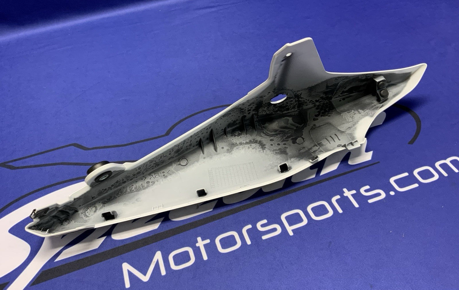 Suzuki Left Tail Fairing (White) GSX-8R/S 2023-2026 OEM 47210-25L11-QU2