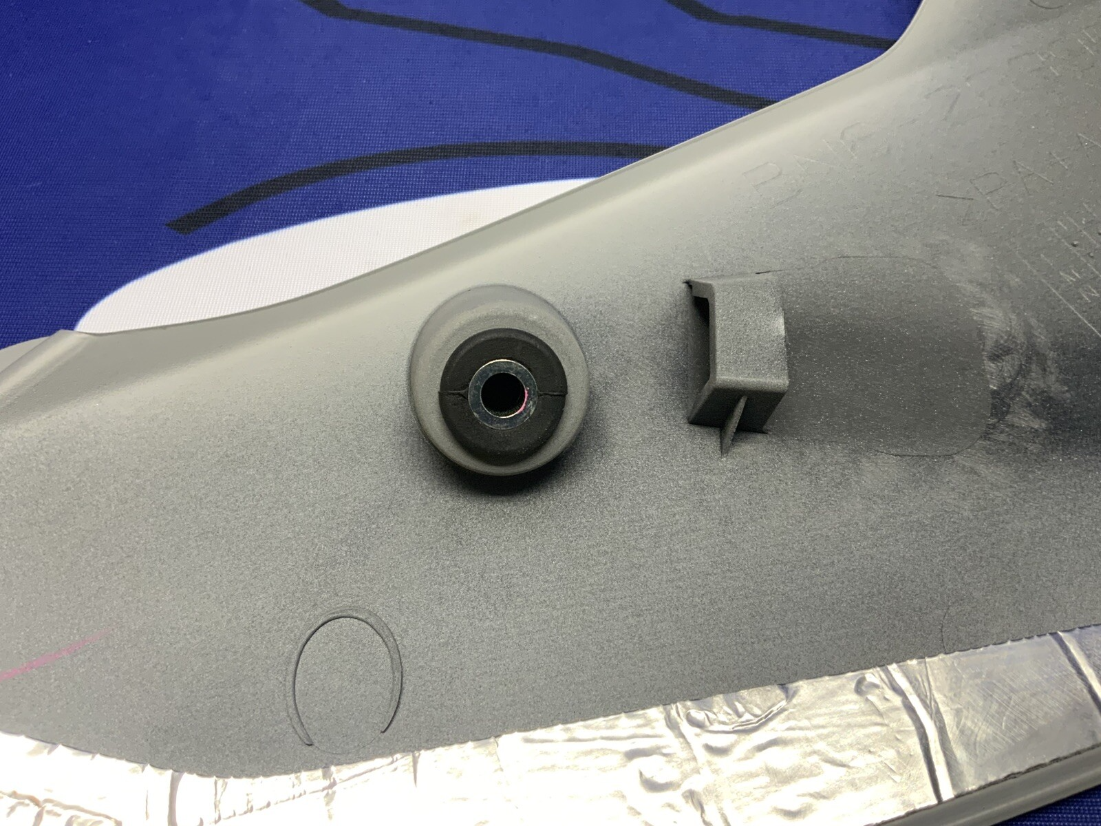 Yamaha Right Lower Fairing (Gray) YZF-R6 2017-2024 OEM BN6-28395-00-P4
