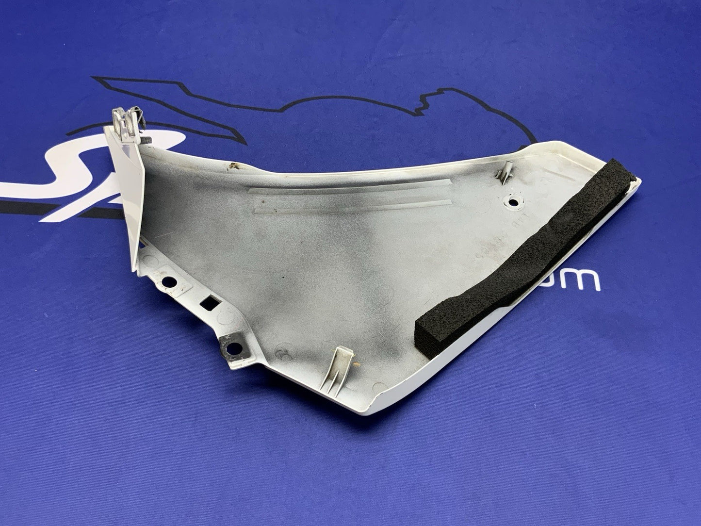 Yamaha Left Lower Fairing (White) YZF-R1 2009-2013 OEM 14B-28385-00
