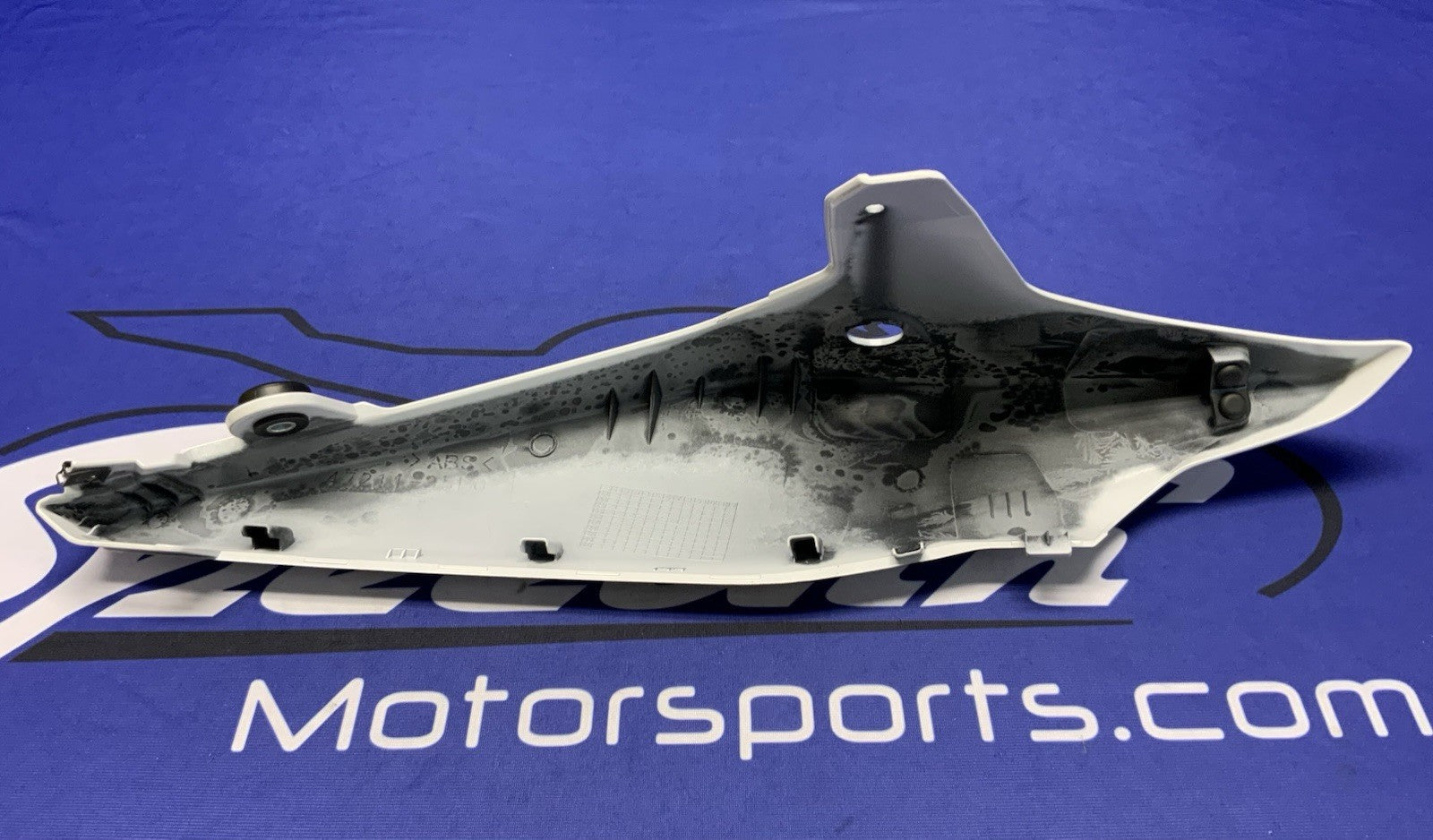 Suzuki Left Tail Fairing (White) GSX-8R/S 2023-2026 OEM 47210-25L11-QU2