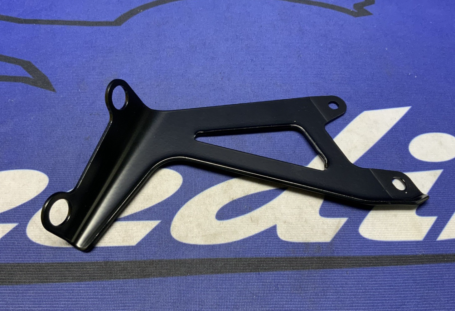 Triumph Fly Screen Mounting Street 2017-2020 OEM A9708434