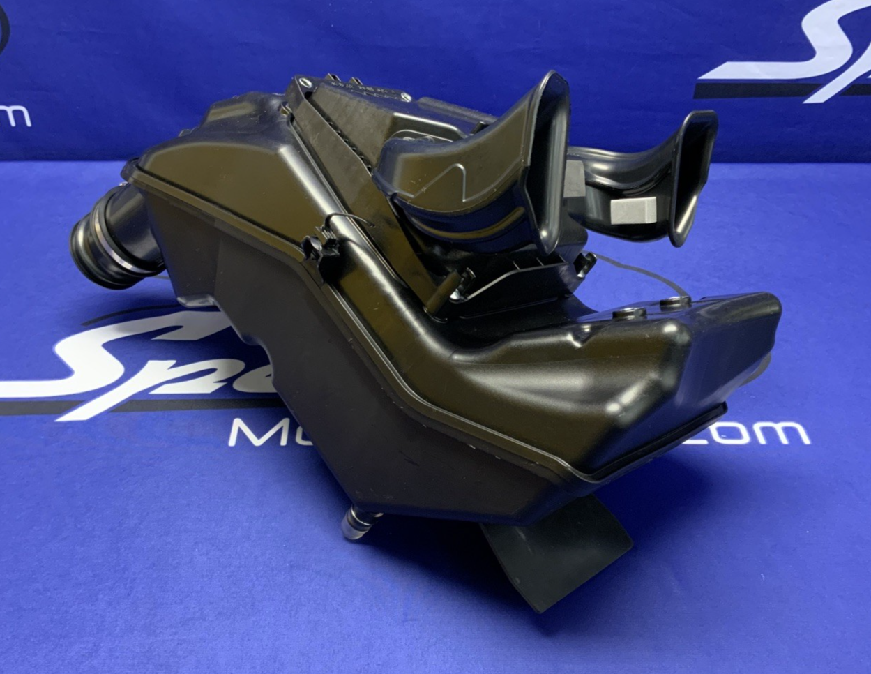 Suzuki Air Box Assembly GSX-8R 2024-2026 OEM 13700-25L00-2