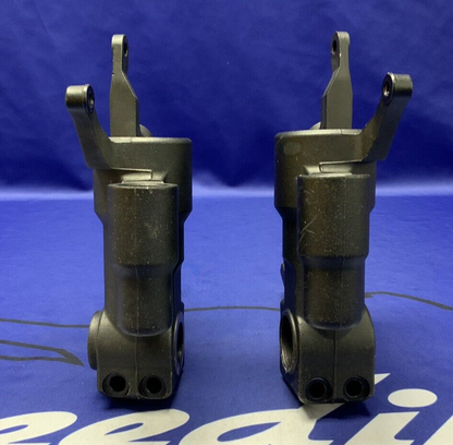 Yamaha Lower Fork Lugs YZF-R6 2016 OEM 2CX-23102-00-00, 2CX-23103-00-00