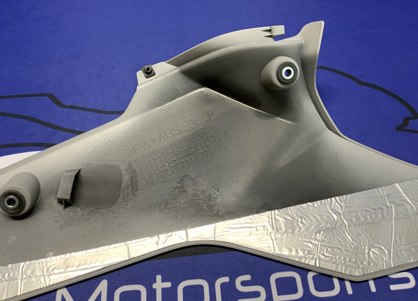Yamaha Right Lower Fairing (Gray) YZF-R6 2017-2024 OEM BN6-28395-00-P4