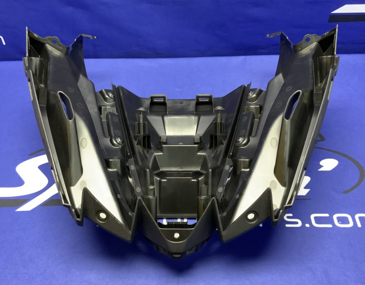 Suzuki Front Cowling Body GSX-8R 2024-2026 OEM 94412-25L00-1