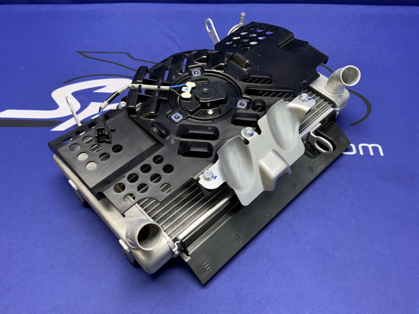 Suzuki Radiator Assembly W/Fan GSX-8R 2023-2026 OEM 17700-25L10-1