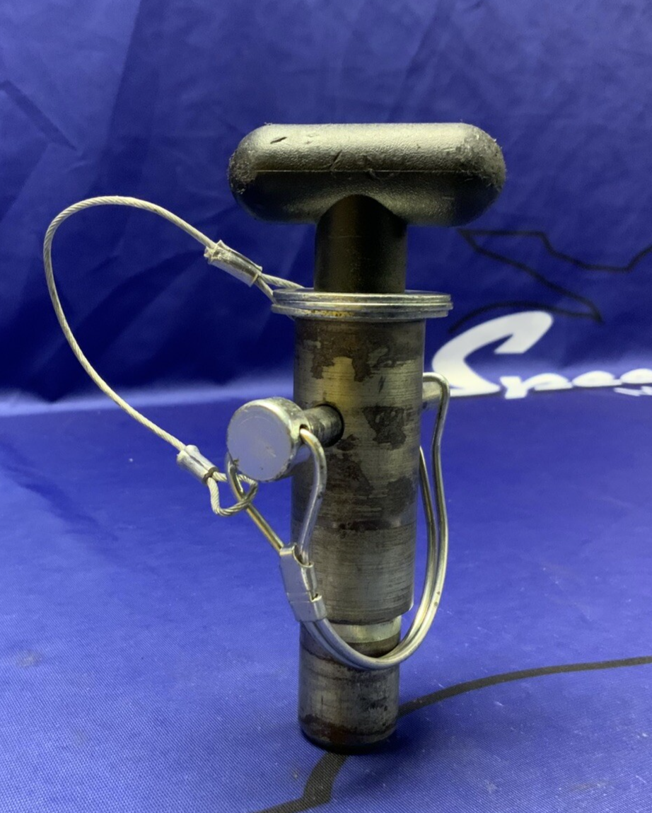 Pitbull Restraint Right Pin CNR M1000RR 2021-2023 F0075CN-000