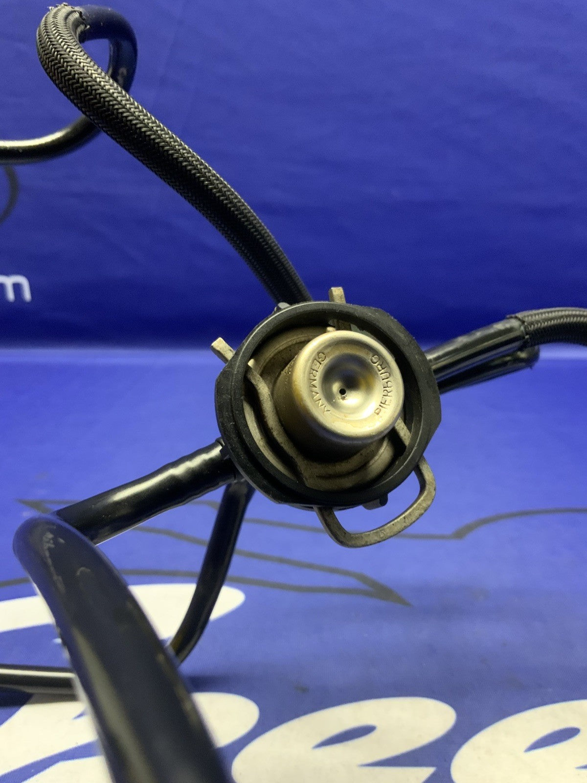 BMW Fuel Distributor Line Assembly R1200GS 2004-2007 OEM 13537696034