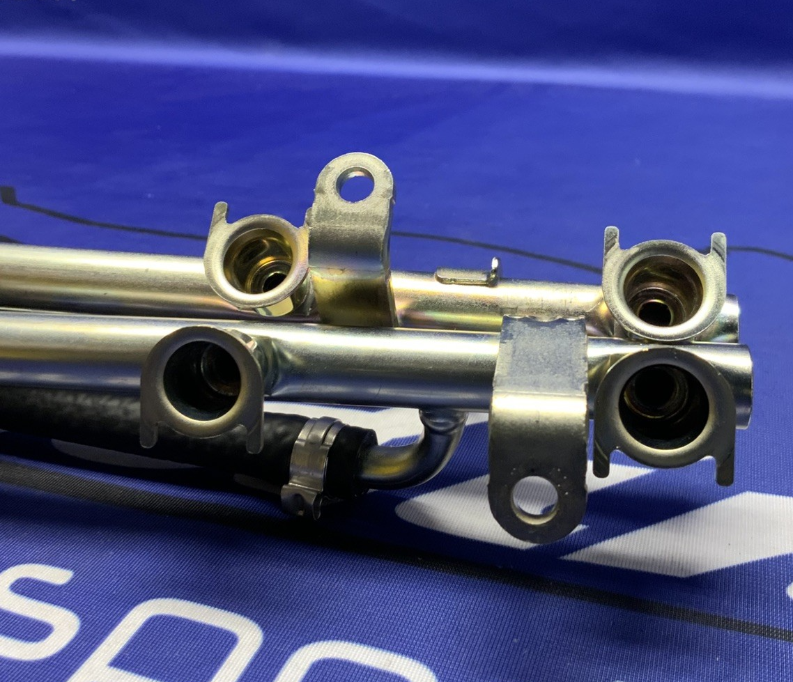 Suzuki Fuel Rail Assembly GSXR600/750 2006-2007 OEM 15730-01H00