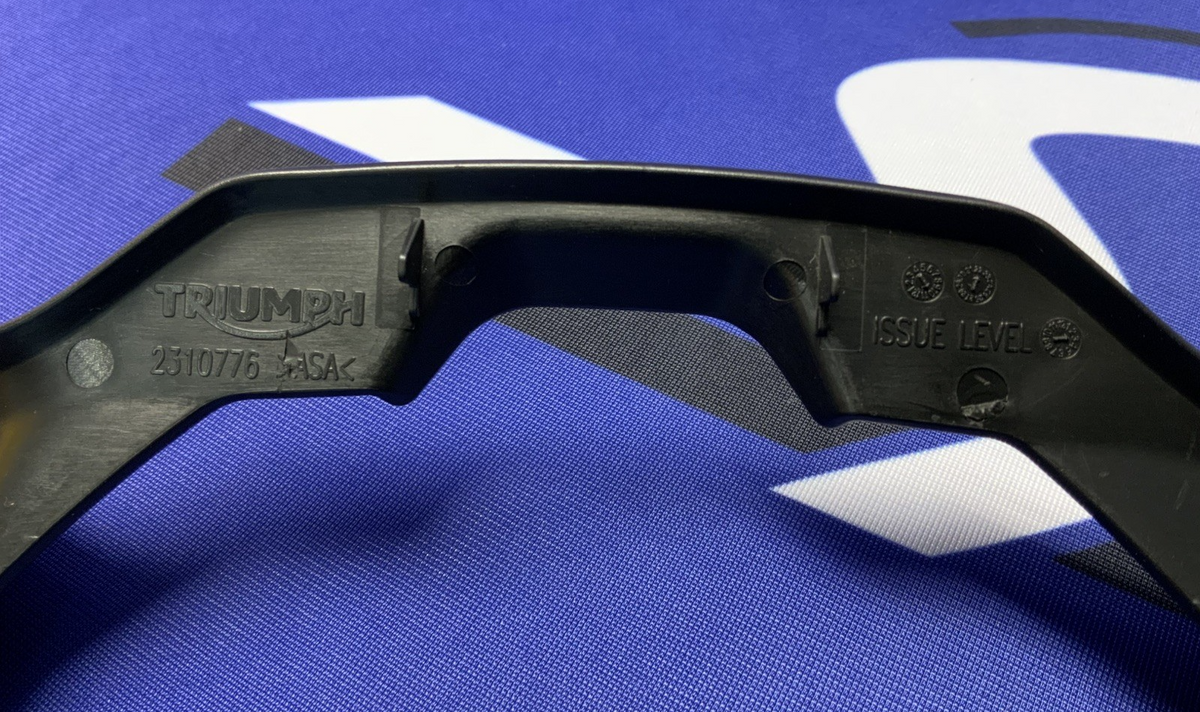 Triumph Fly Screen Trim Street Triple R/RS/Moto 2 2023-2025 OEM T2310776