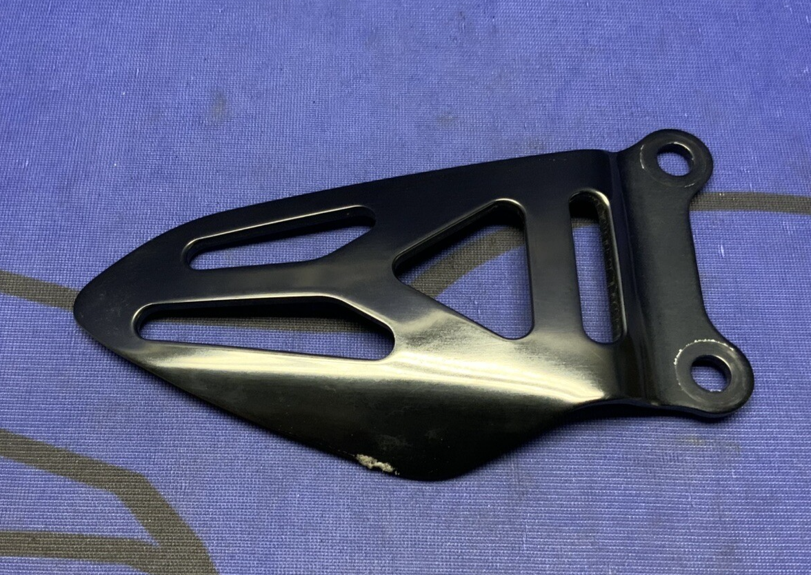 Suzuki Right Heel Guard GSXR 600/750 2011-2025 OEM 43571-47H30