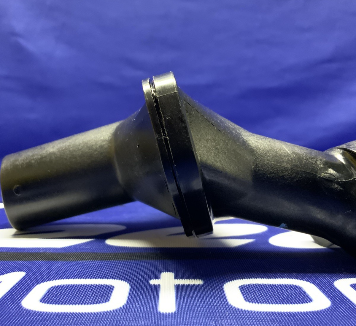Triumph Oil Tube Street Triple RS 2023-2025 OEM T1210292
