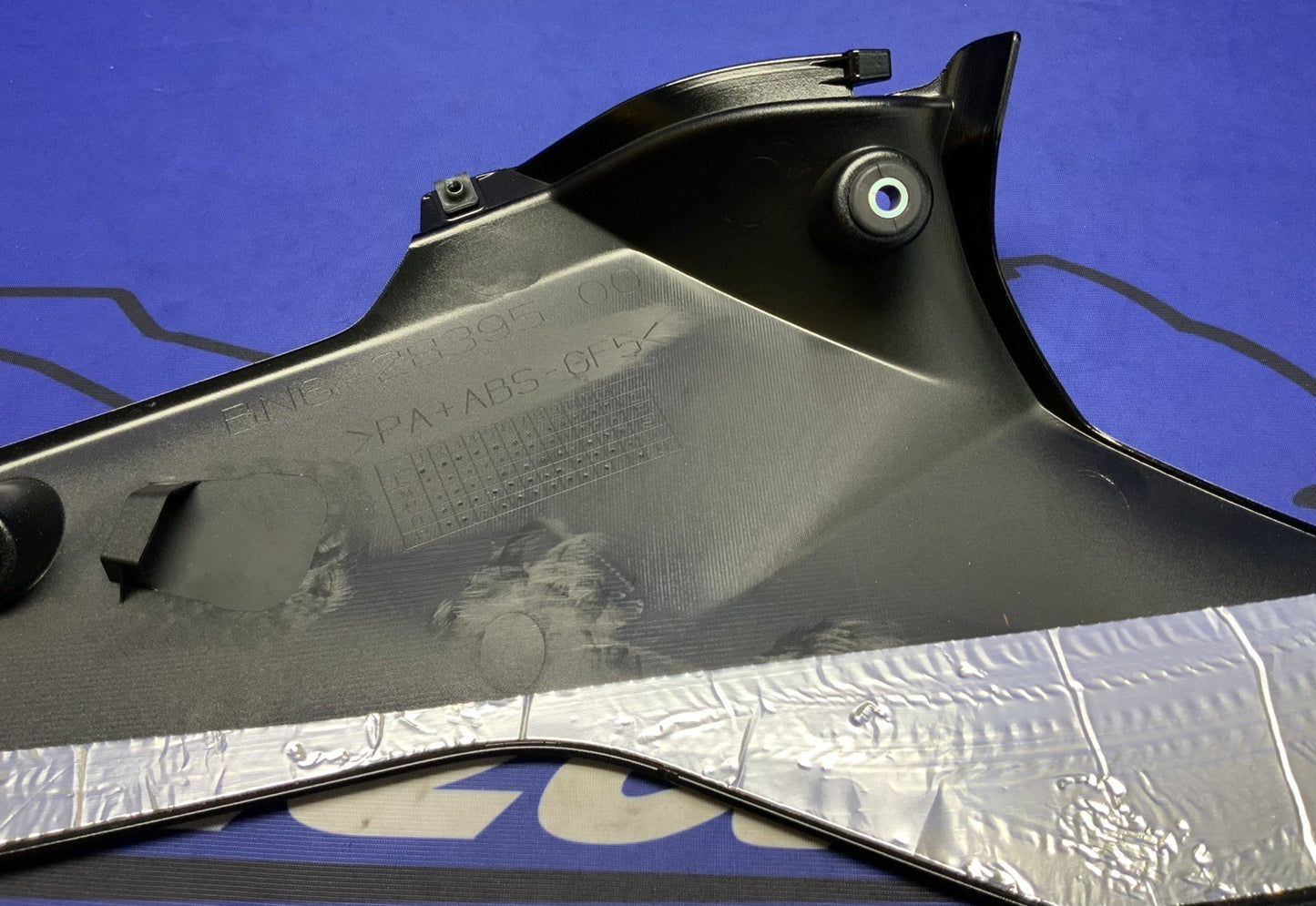 Yamaha Right Lower Fairing (Raven Black) YZF-R6 2017-2026 OEM BN6-28395-00-P1-1