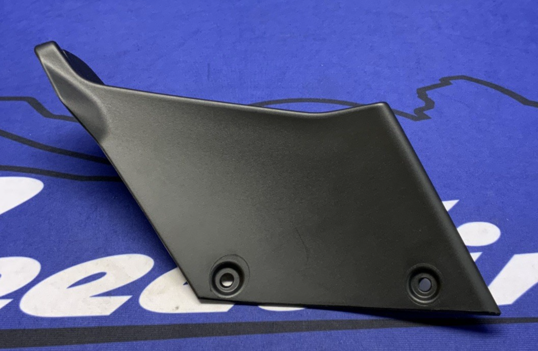 Ducati Right Air Duct Diavel 2011-2014 OEM 48420912A