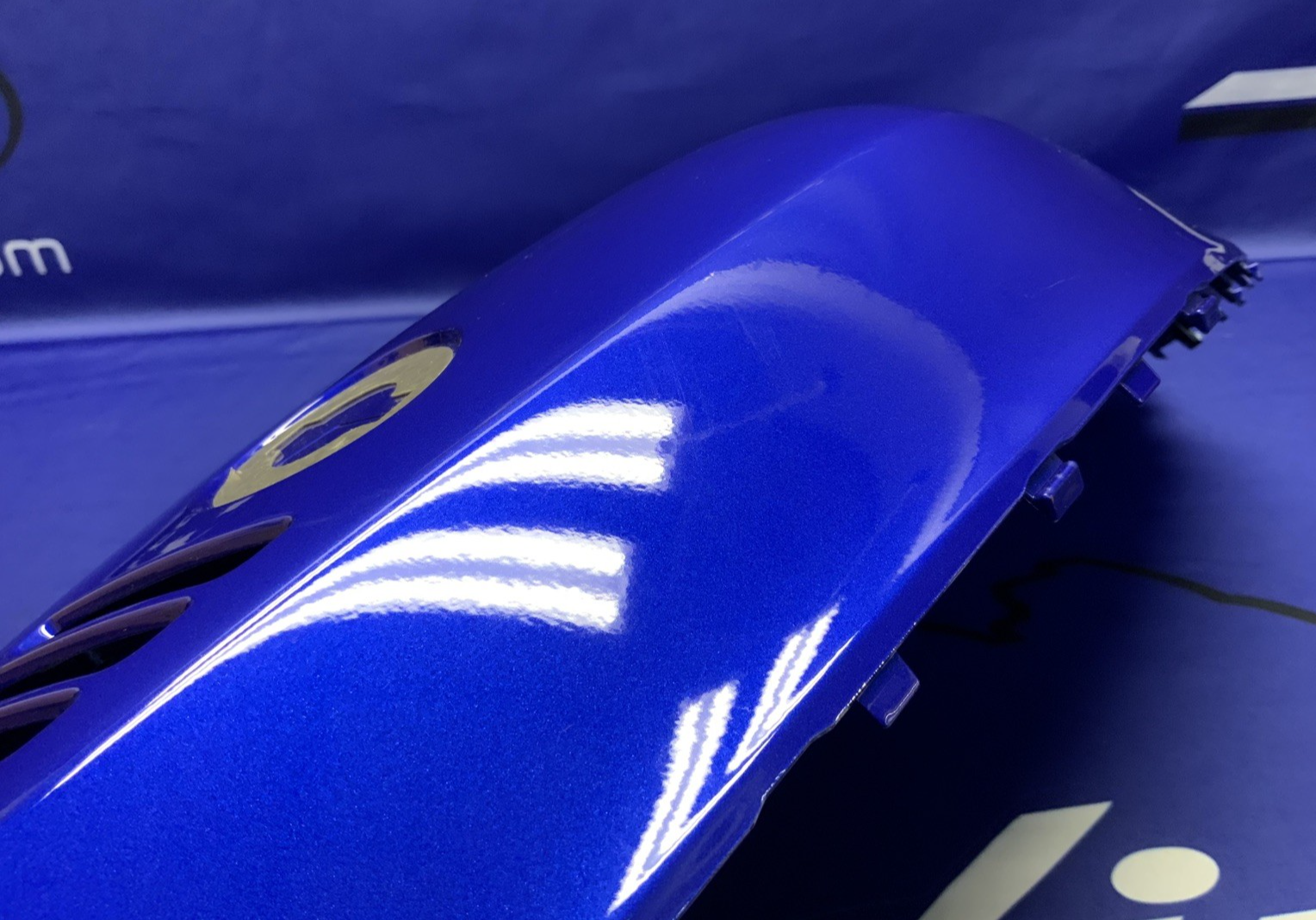 Yamaha Right Tank Fairing (Blue) YZF-R7 2022-2025 OEM BEB-24139-00-P0