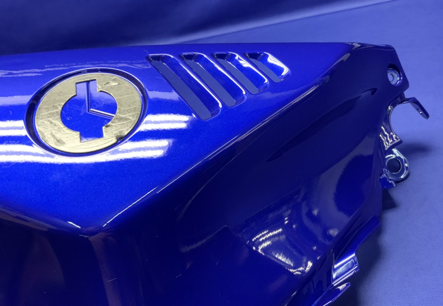 Yamaha Right Tank Fairing (Blue) YZF-R7 2022-2025 OEM BEB-24139-00-P0