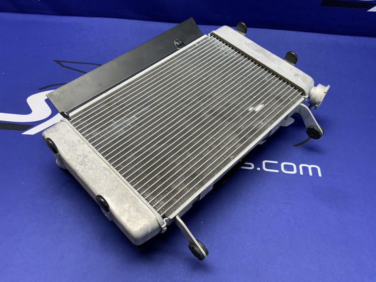 Suzuki Radiator Assembly W/Fan GSX-8R 2023-2026 OEM 17700-25L10-2