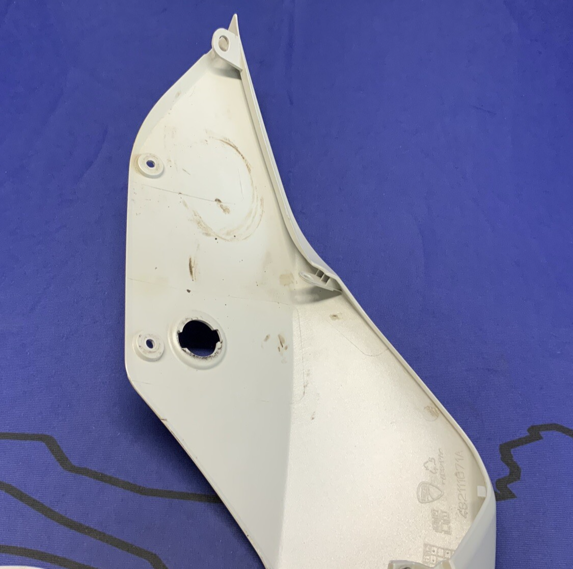 Ducati Right Rear Frame Cover (White) Panigale 899 2014, 2015 OEM 48211911AW