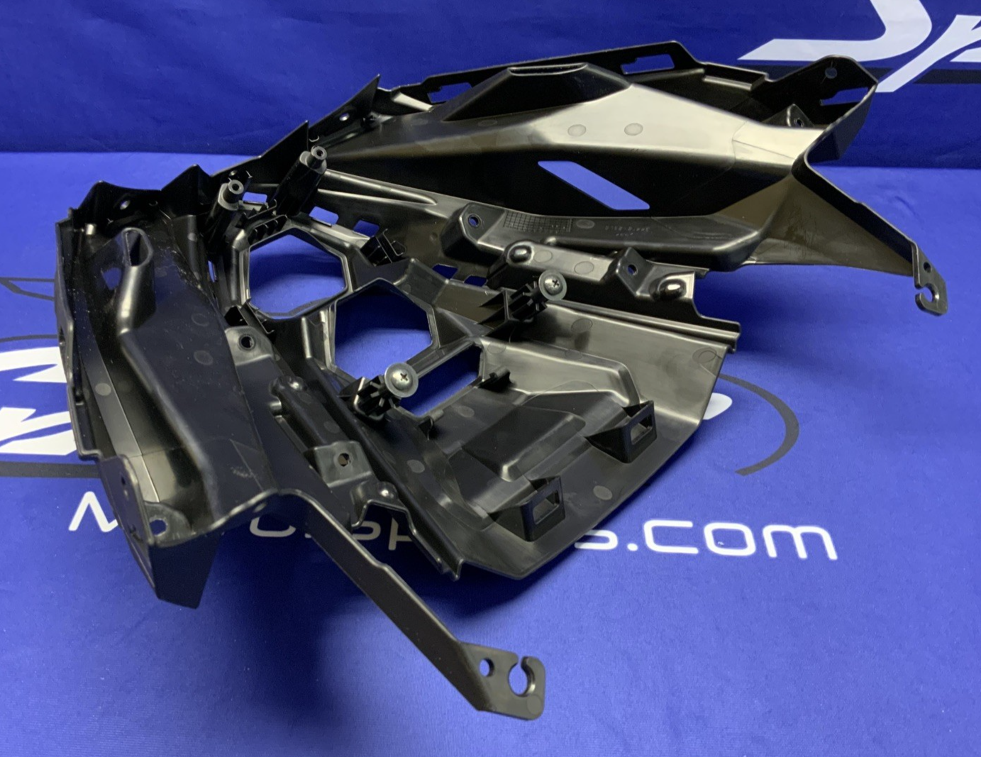 Suzuki Front Cowling Body GSX-8R 2024-2026 OEM 94412-25L00-1