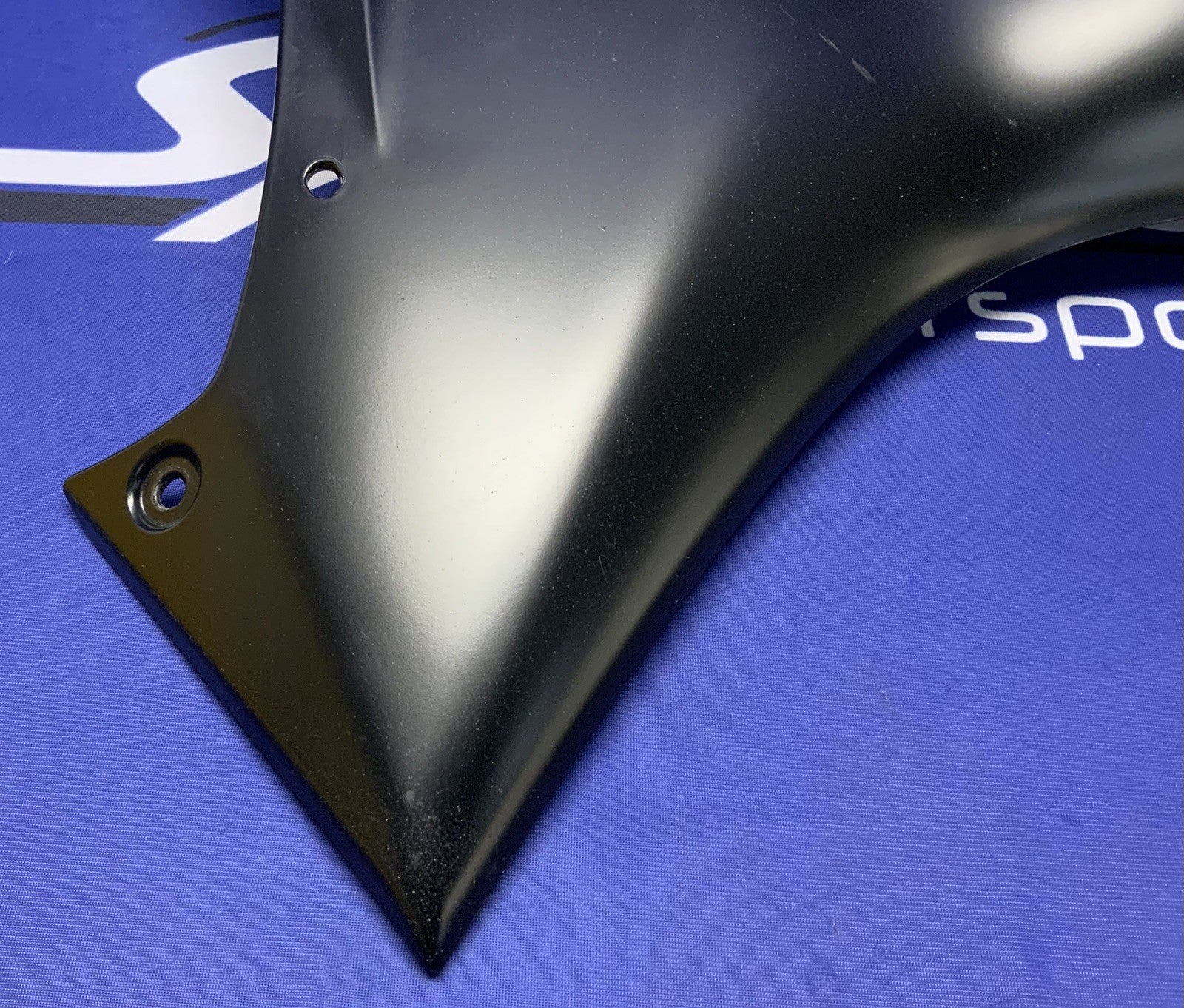 Yamaha Right Fairing (Raven Black) YZF-R6 2017-2026 OEM BN6-2835V-00-P1-1