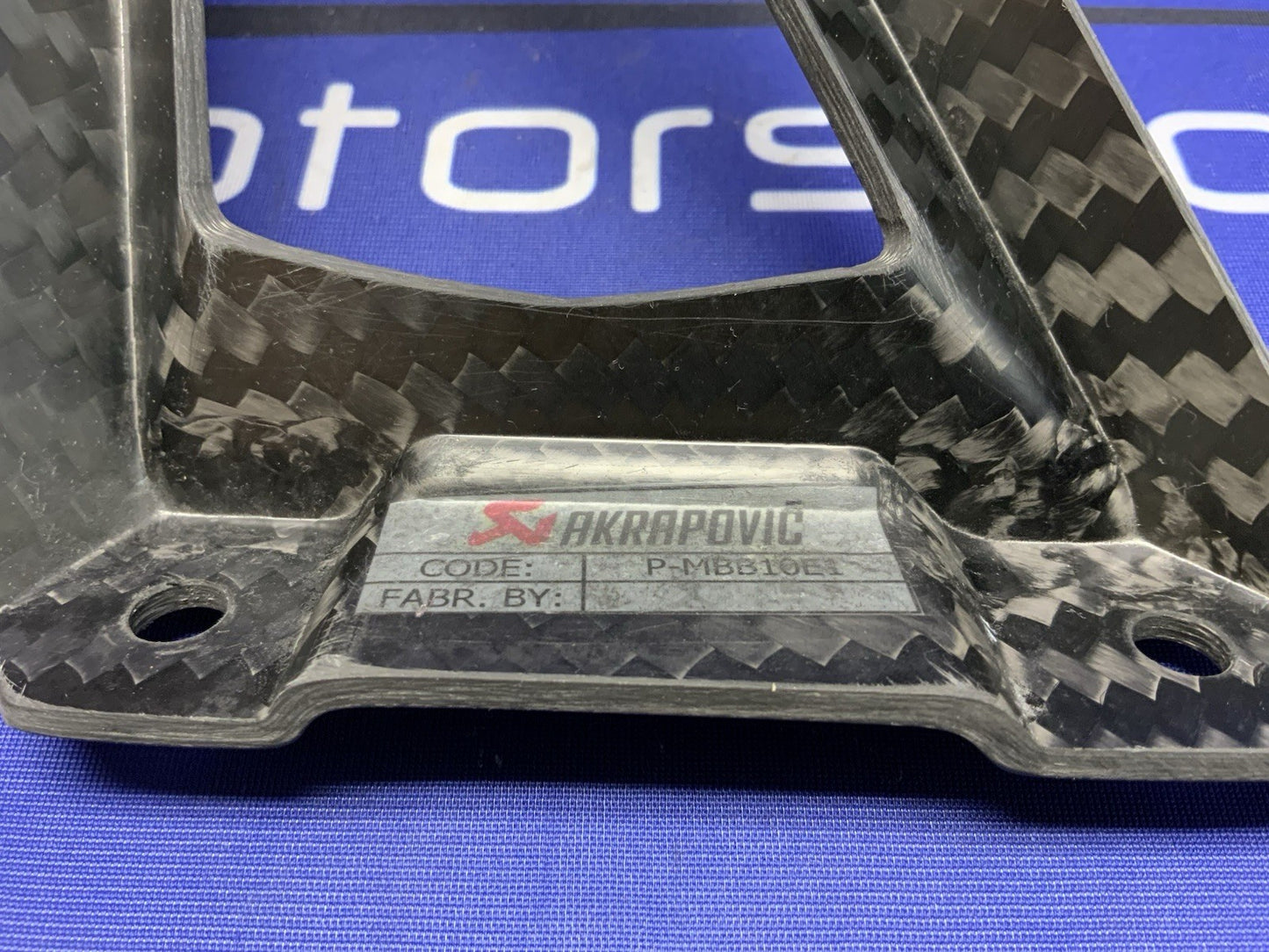 Akrapovic Carbon Fiber Muffler Bracket BMW S1000RR 2019-2025 P-MBB10E1/1