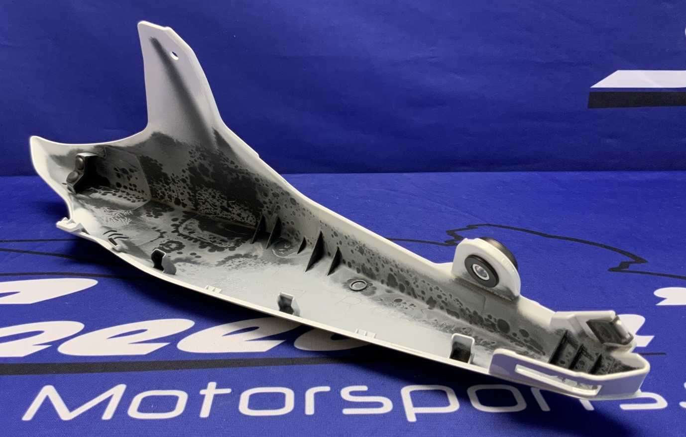 Suzuki Left Tail Fairing (Pearl Tech White) GSX-8R 2026 OEM 47210-25L11-QU2-1