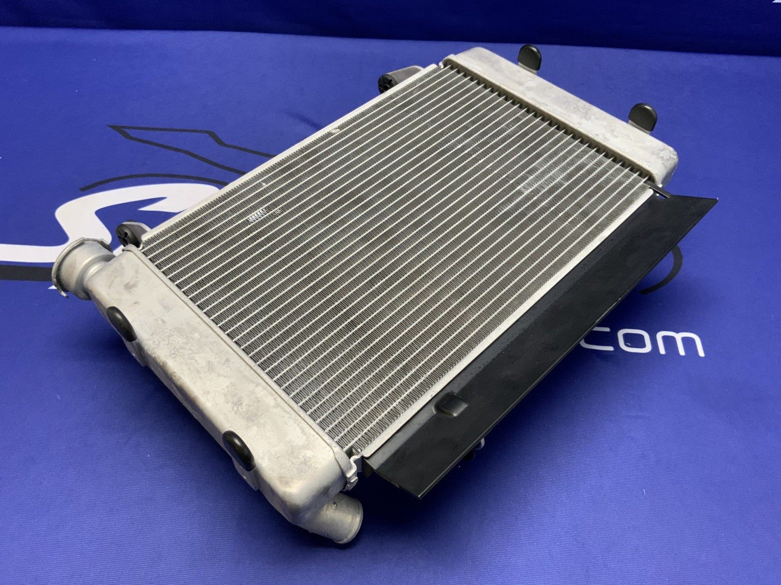Suzuki Radiator Assembly W/Fan GSX-8R 2023-2026 OEM 17700-25L10-2