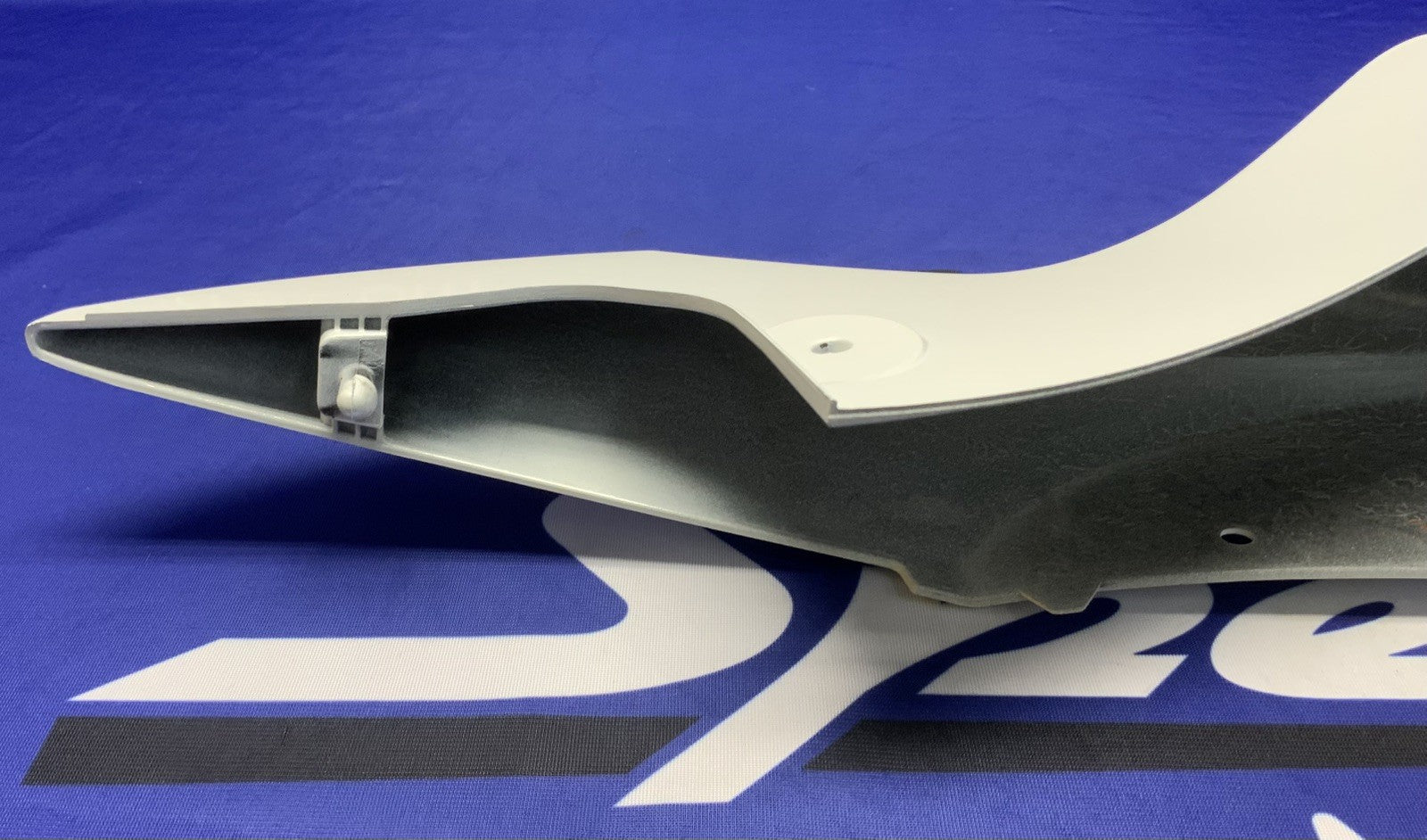 Suzuki Right Frame Cover W/ Turn Signal GSXR 750/600 2011-25 OEM 47100-15J10-6KX