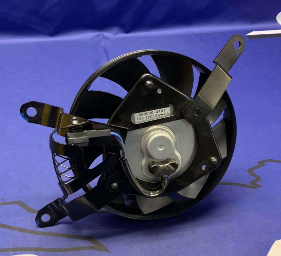 Suzuki Left Radiator Fan Assembly GSXR 1000/R 2017-2025 OEM 17820-17K00