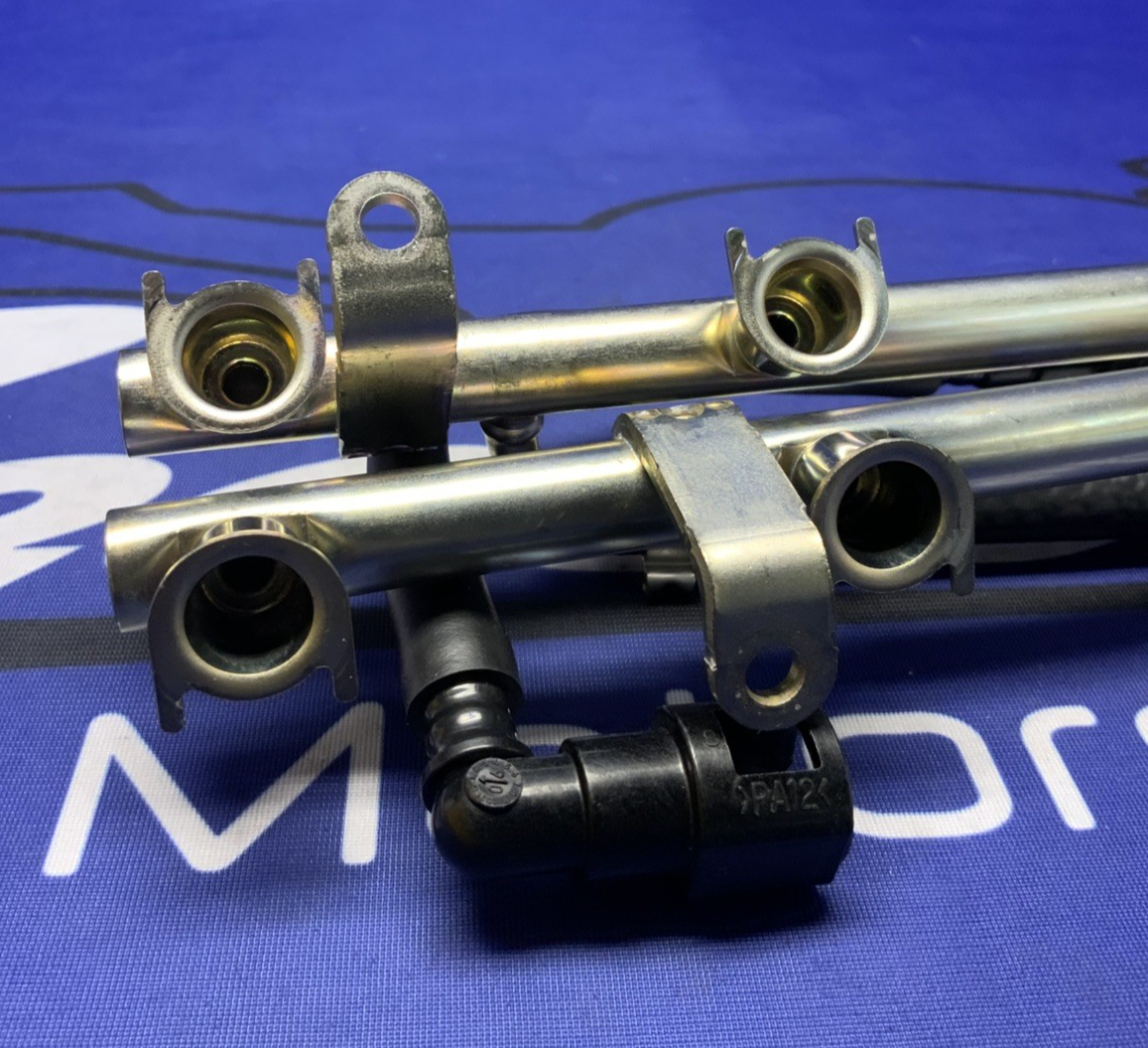 Suzuki Fuel Rail Assembly GSXR600/750 2006-2007 OEM 15730-01H00