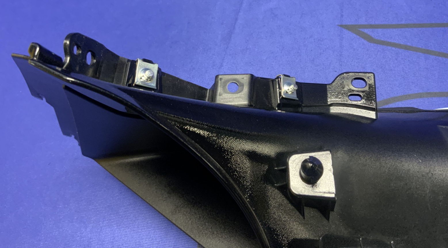 Yamaha Right Upper Fairing (Black) YZF-R9 2025 OEM BKN-28397-00-P1