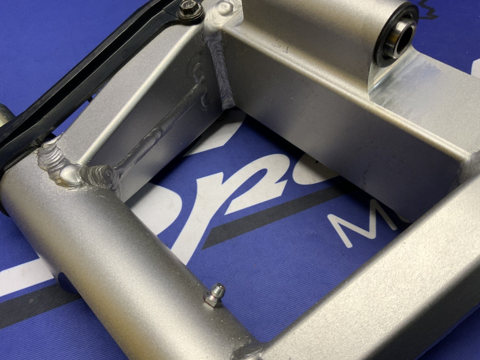 Kawasaki Swingarm Assembly ZX-6R 2003, 2004 ZX-6RR 2003 OEM 33001-1636-458