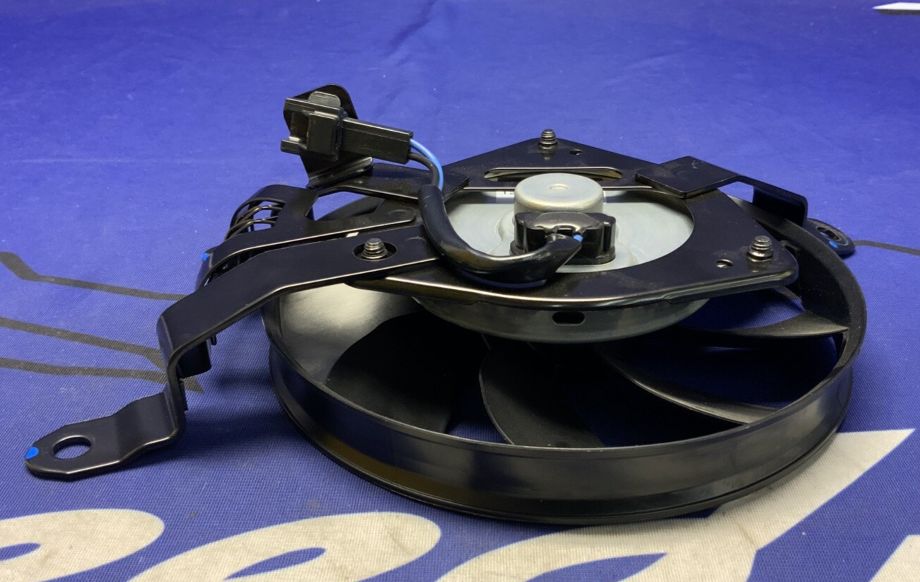 Suzuki Left Radiator Fan Assembly GSXR 1000/R 2017-2025 OEM 17820-17K00