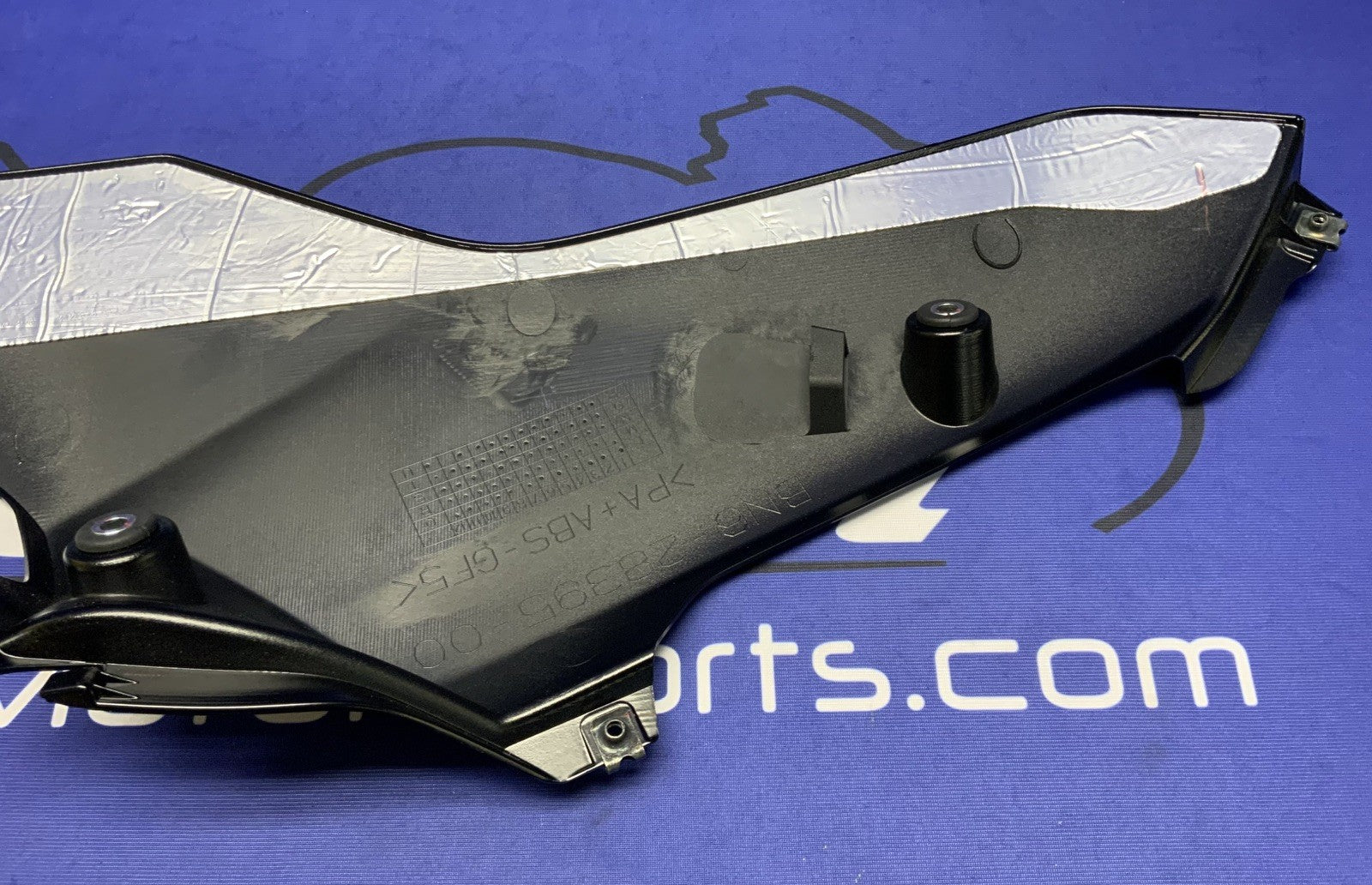 Yamaha Right Lower Fairing (Raven Black) YZF-R6 2017-2026 OEM BN6-28395-00-P1