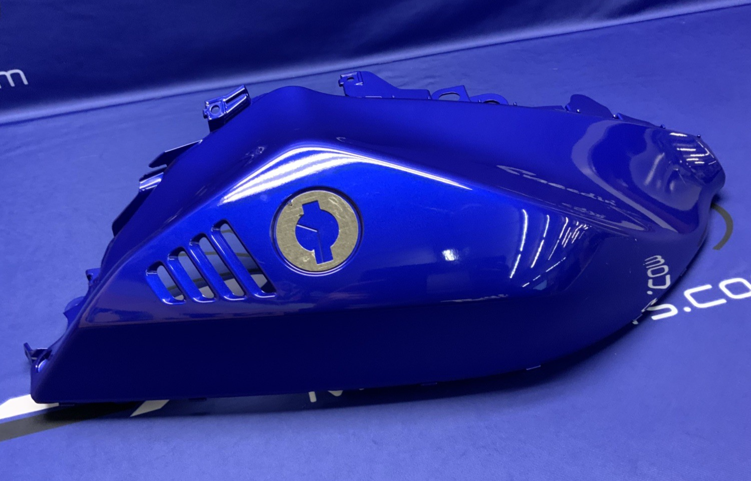 Yamaha Right Tank Fairing (Blue) YZF-R7 2022-2025 OEM BEB-24139-00-P0