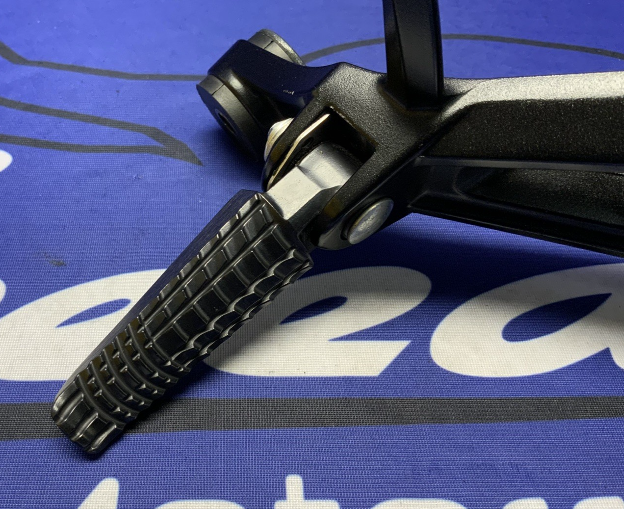 Suzuki Right Passenger Foot Rest GSXR 1000 2015-2016 OEM 43700-47H40