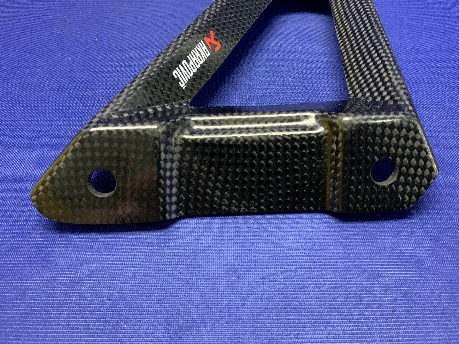Akrapovic Carbon Fiber Muffler Bracket BMW S1000RR 2019-2025 P-MBB10E1/1