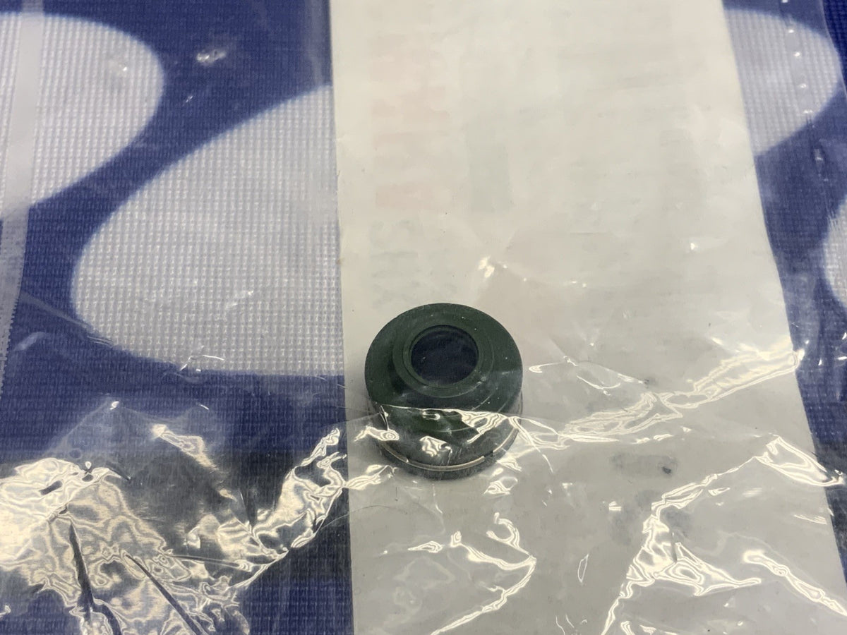 Yamaha Valve Stem Seal TTR125L 2000-2015 OEM 2HX-12119-00-00