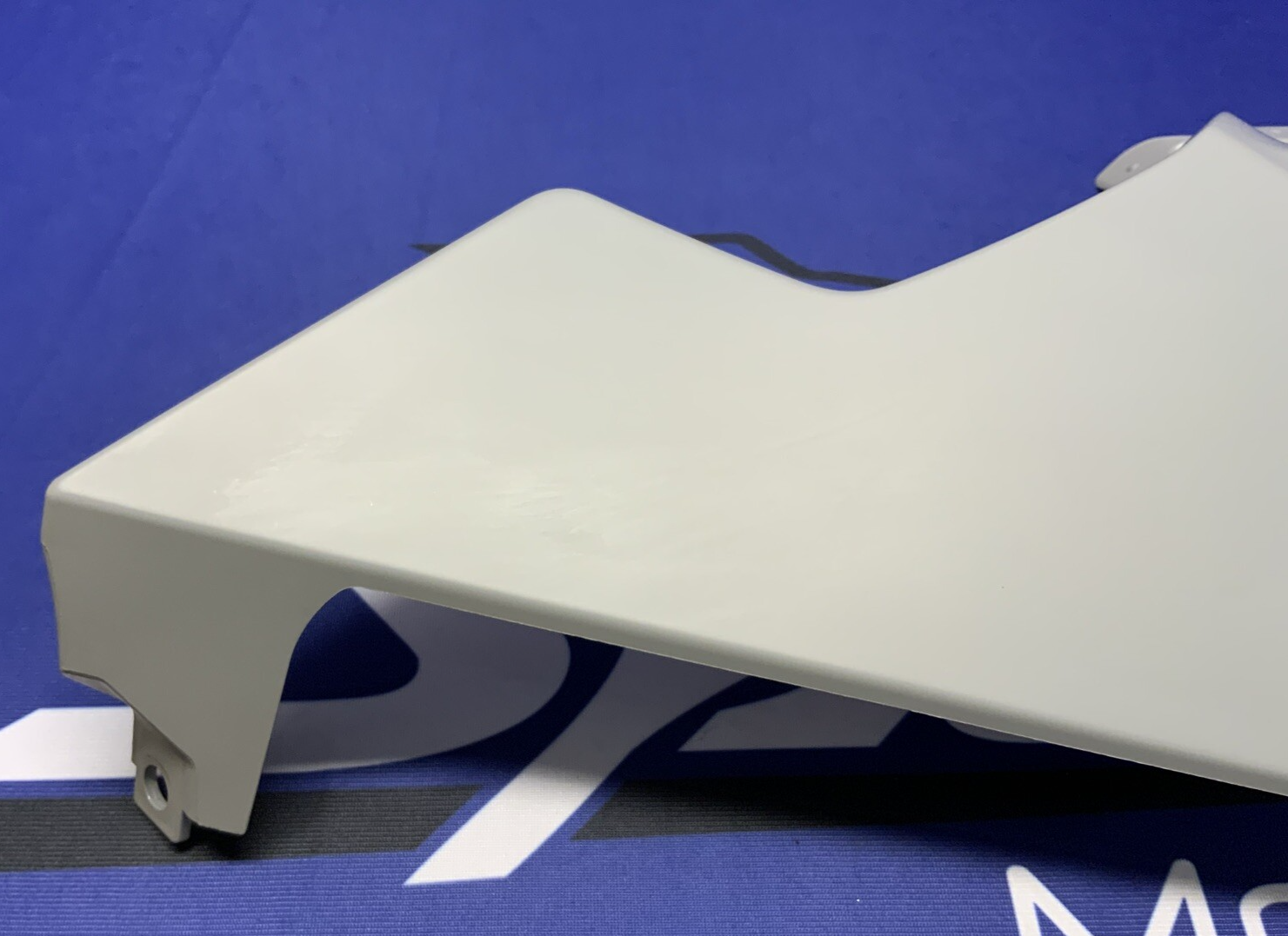 Yamaha Right Lower Fairing (Gray) YZF-R6 2017-2024 OEM BN6-28395-00-P4