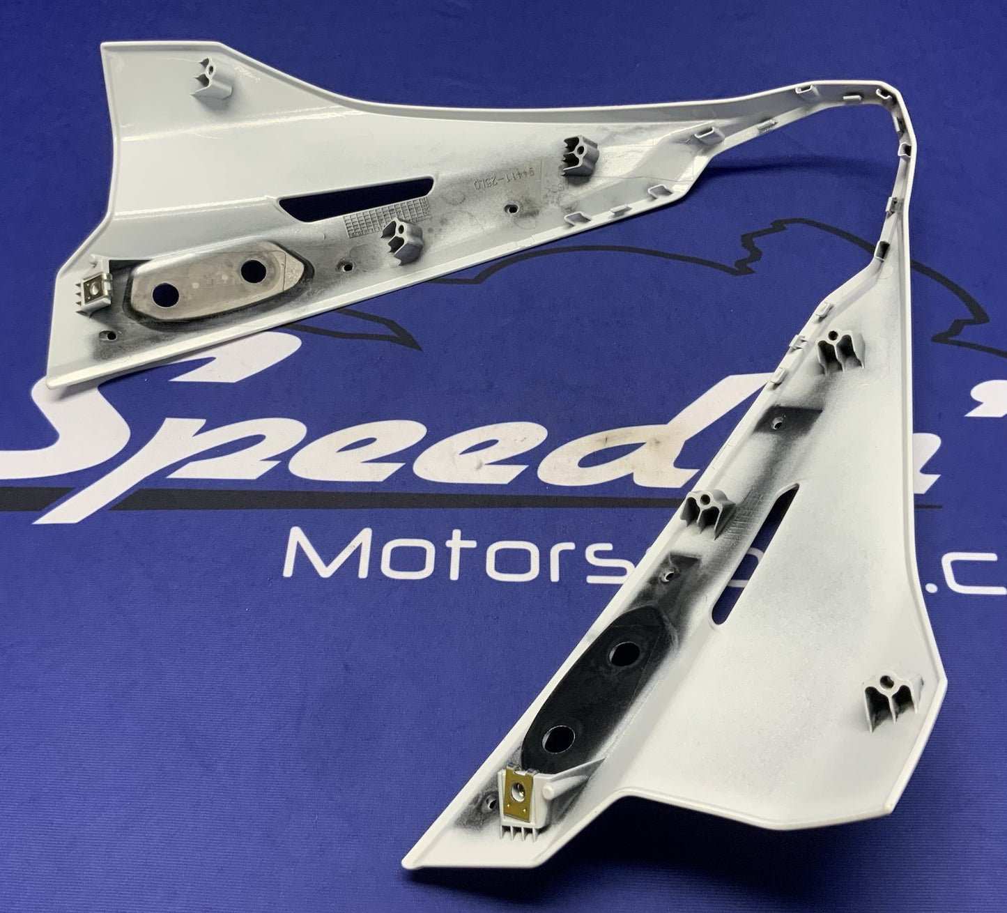 Suzuki Front Cowling (White) GSX-8R 2024-2026 OEM 94410-25L01-QU2