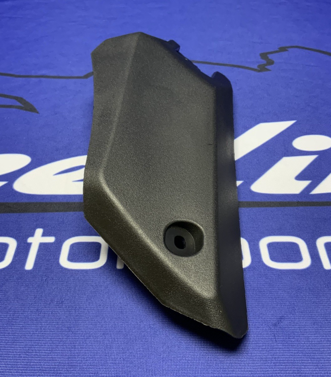 ZXMT Right Seat Under Cover YZF-R7 2022-2025 Y0722-15